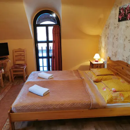 Hegyi Panzio 3*