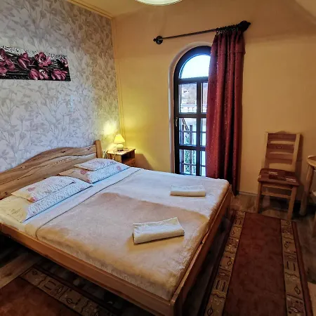 Hegyi Panzio Guest house 3*