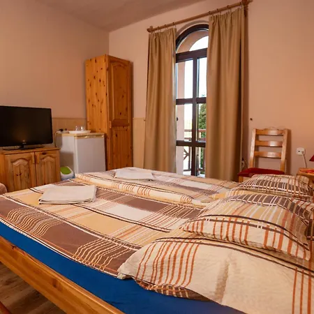 Hegyi Panzio 3*