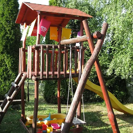 Hegyi Panzió 3*