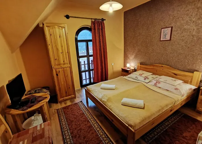 Hegyi Panzio 3*