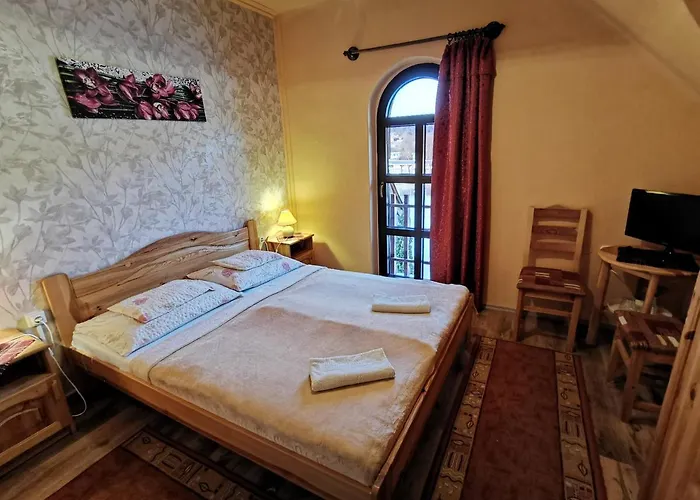 Hegyi Panzio Guest house 3*